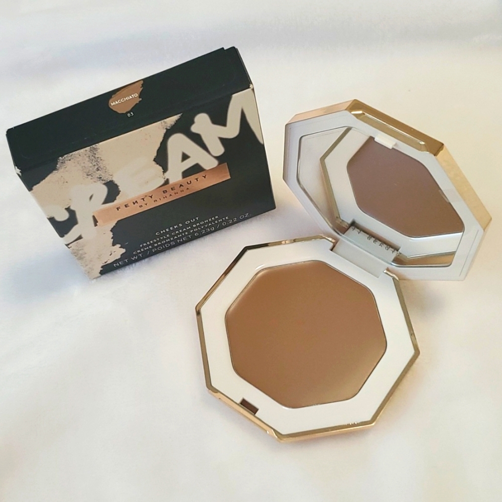 NIB Fenty Beauty by Rihanna Cheeks Out Freestyle Cream Bronzer in 03 Macchiato